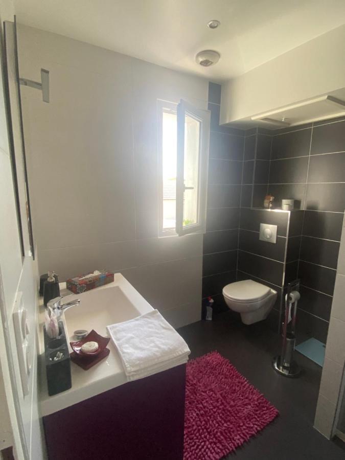 Chambre Avec Salle De Bain Privee Dans Maison Bourges Eksteriør bilde